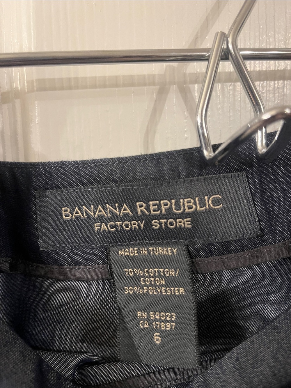 Banana Republic Pleated Hem Dark Blue Women's Skirt size 6 - Picture 3 of 3